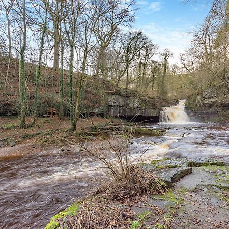 Cauldron Falls West Burton Exterior photo